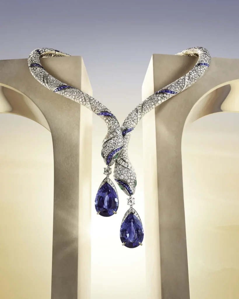 Bvlgari
Aeterna High Jewelry Collection
Serpenti Necklace