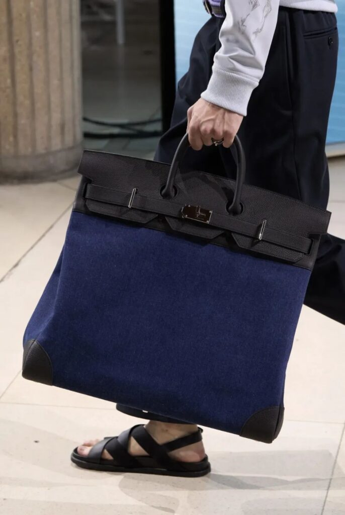 Hermès and Prada: Luxury Brands Going Incognito? The Surprising New Trend in Designer Bags!