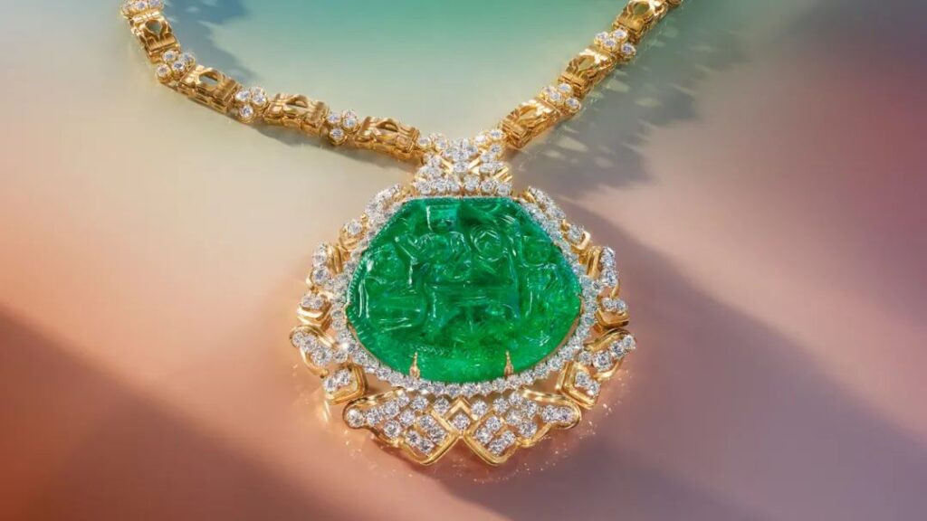 "The World of Heidi Horten" Auction
Harry Winston "Great Mughal Emerald" Pendant Necklace
362.5-carat carved emerald
May 2023, Christie's Geneva
Estimate: 450,000 - 640,000 Swiss Francs
Sold for: 882,000 Swiss Francs