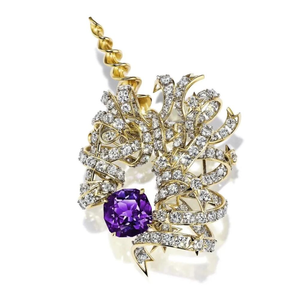 Tiffany's "2024 Blue Book High Jewelry"
"Celestial Wonders" Collection, "Shooting Star" Theme
Platinum and 18K yellow gold earrings set with amethysts and diamonds
Featuring a single amethyst weighing over 14 carats