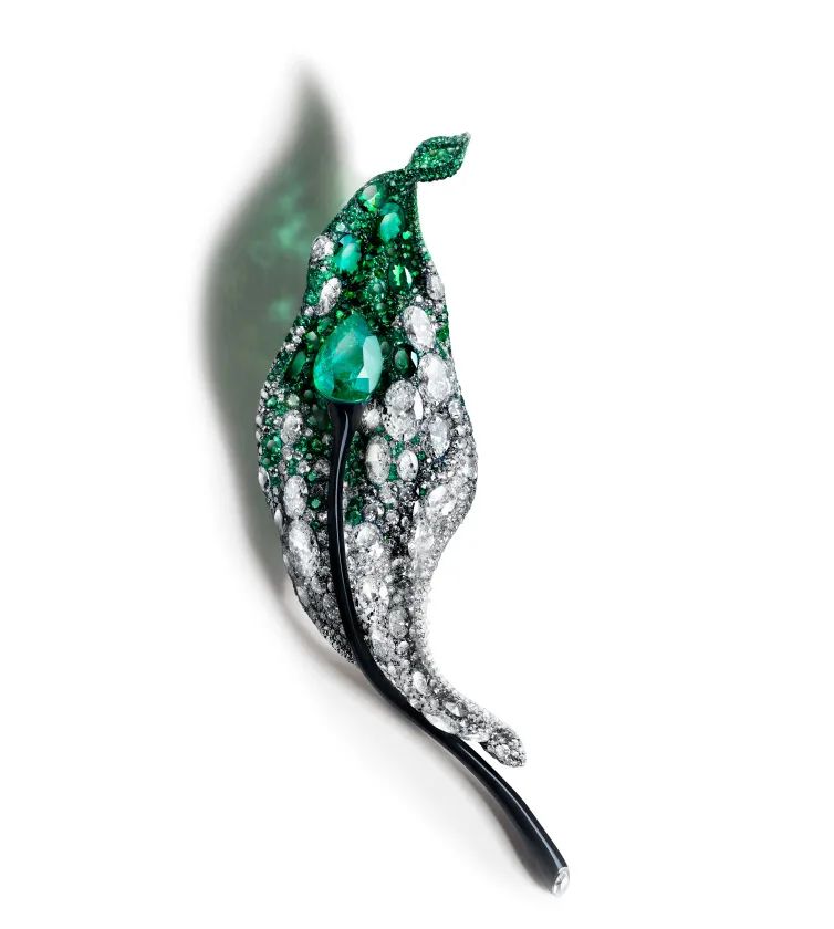 CINDY CHAO The Art Jewel
20th Anniversary Series Long Leaf Brooch