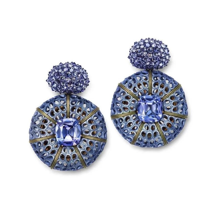 Verbena Stud Earrings, by Hemmerle