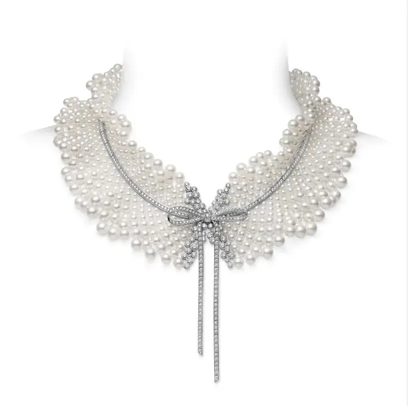 Mikimoto
Jeux de Rubans High Jewelry Collection
18K white gold, pearl, and diamond necklace