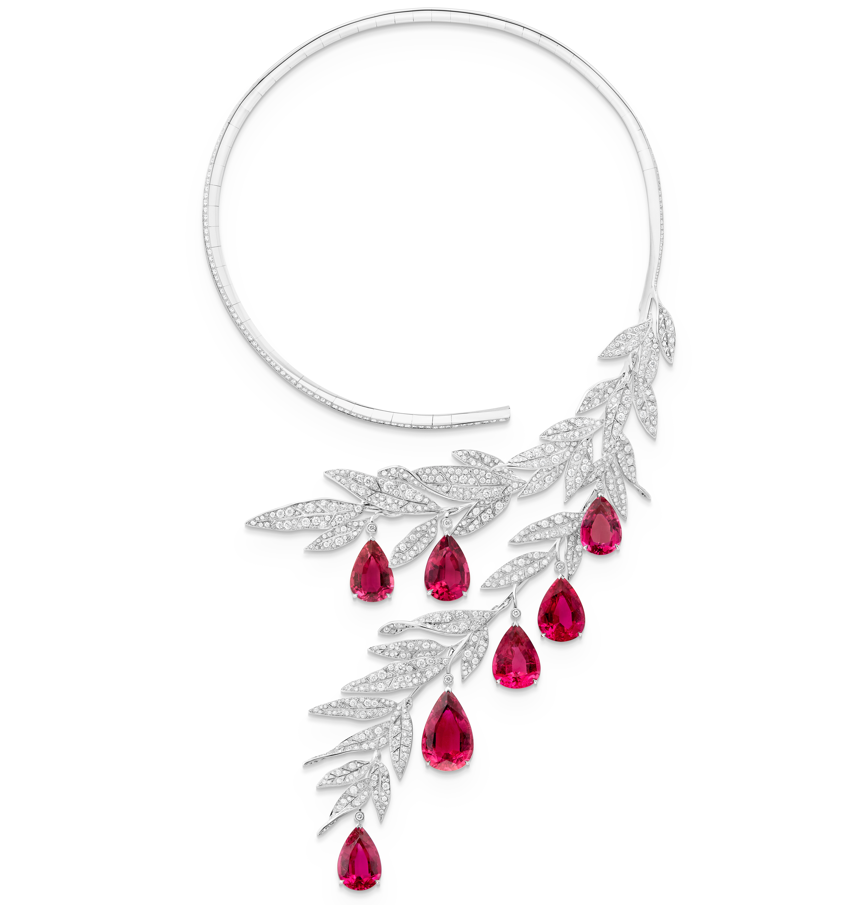 Laurier Question Mark Necklace
Made of white gold, set with 7 pear-shaped red tourmalines,
Totaling 88.51 carats, paved with diamonds
This necklace adheres to Boucheron's concept of versatile jewelry,
offering multiple ways of wearing