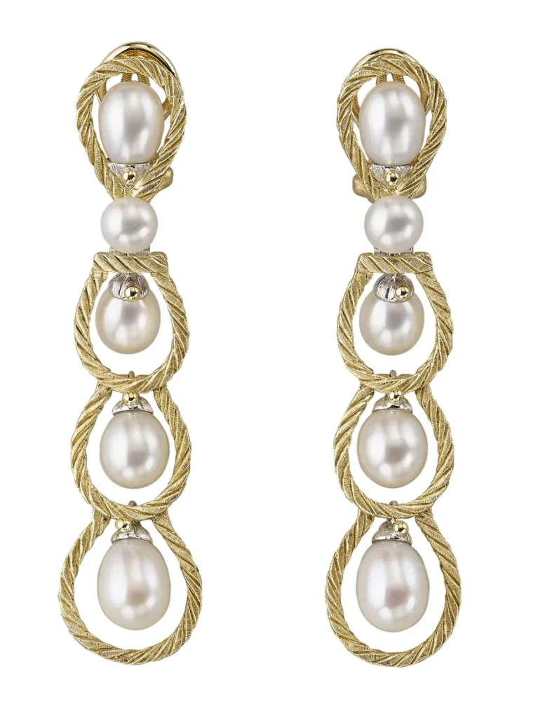 Buccellati
Oro Collection
Gold and pearl earrings