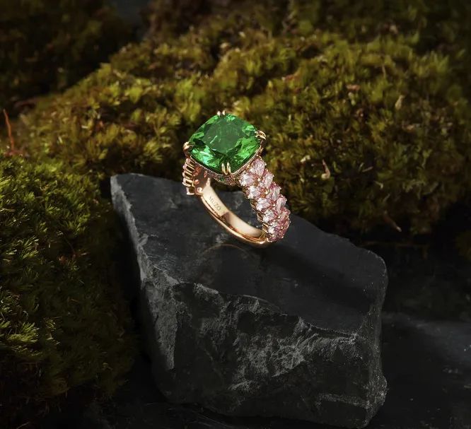 The Green Jewel Majestique series
Iris ring