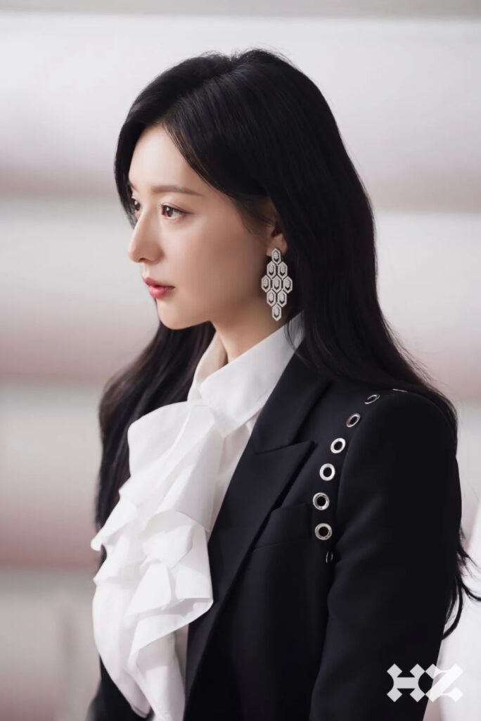 Queen of Tears: How to Rock Kim Ji-won’s Chaebol Heiress Jewelry Look