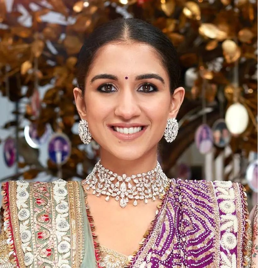 Radhika Ambani wearing the diamond choker