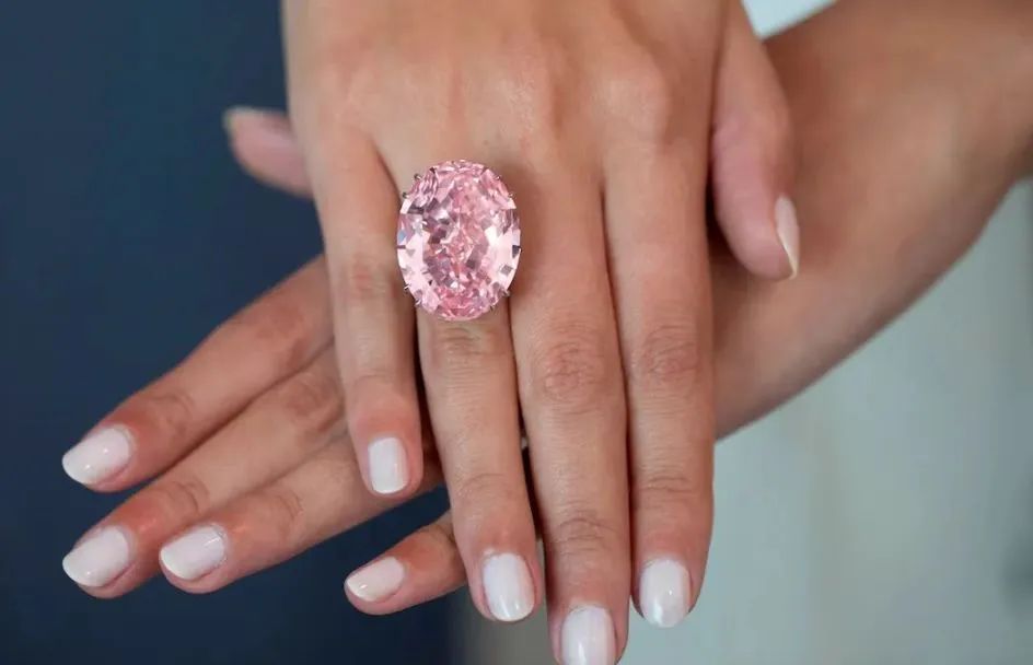 
CTF Pink Star Diamond
59.60 carats, Vivid Pink, Type IIa diamond
April 2017, Sotheby's
Sold for: $71,200,000