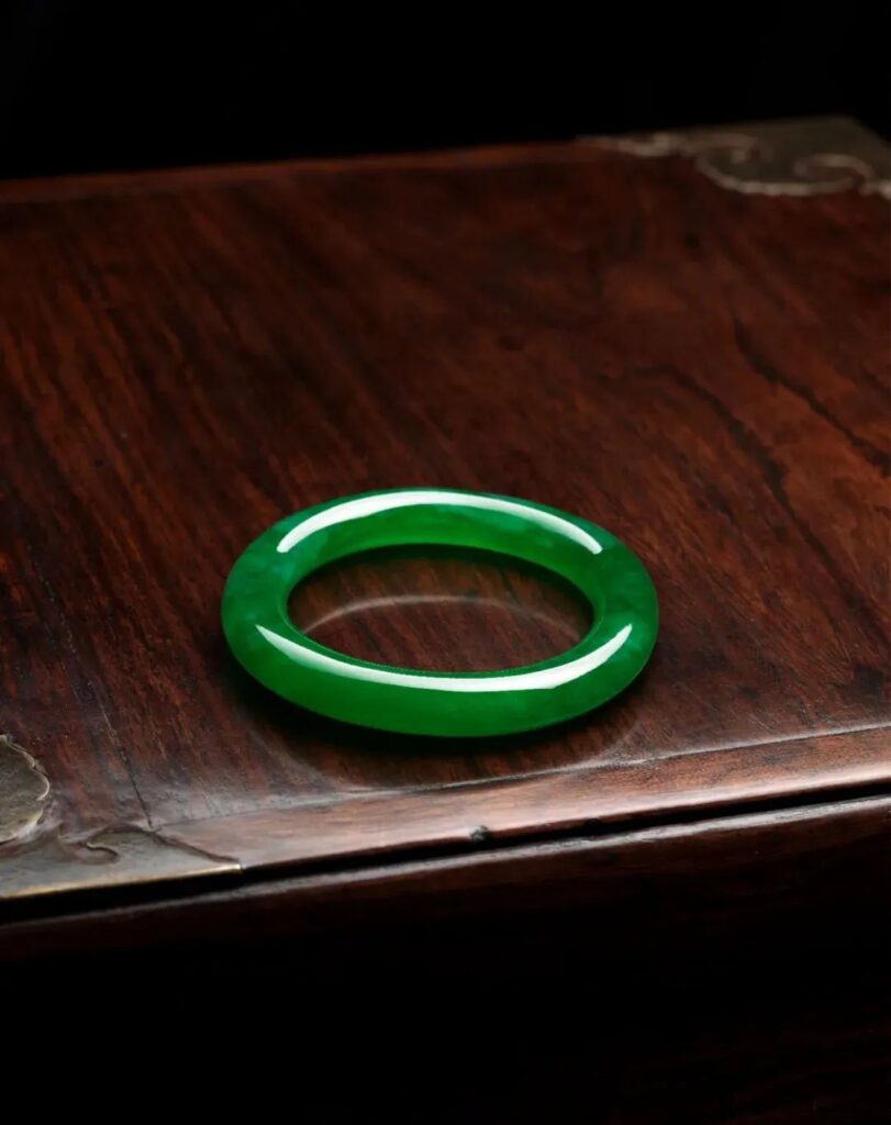 Natural jadeite bangle
November 2022, Christie's Hong Kong
Estimate: 25,000,000 - 35,000,000 HKD