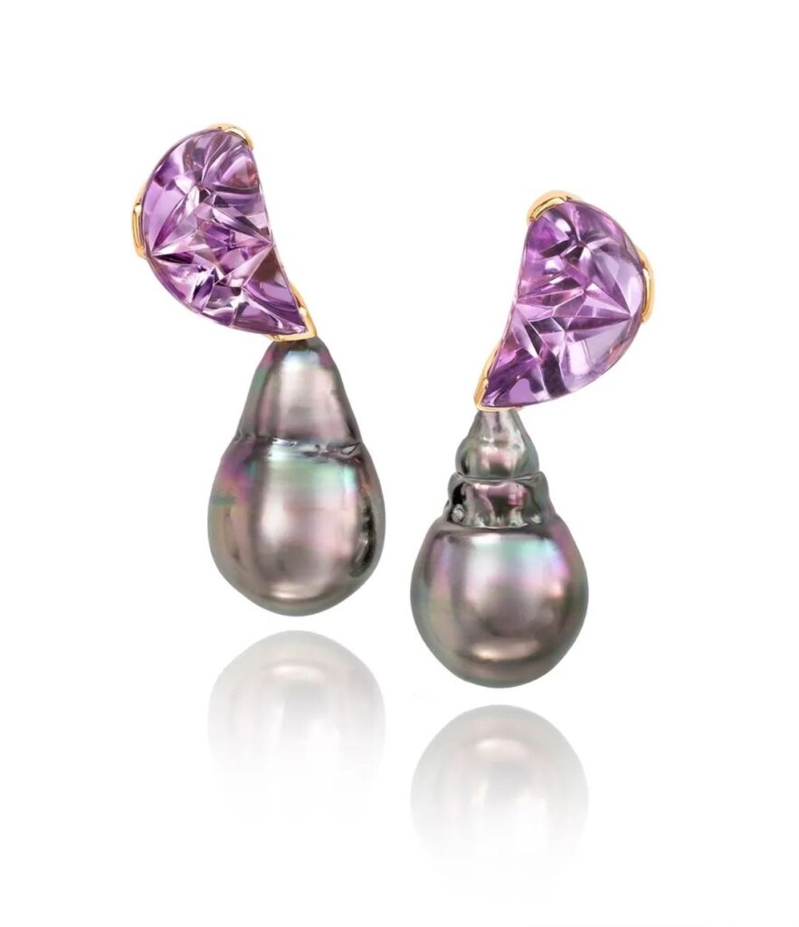 Assael Tahitian Baroque Earrings
18K rose gold, fancy cut amethyst