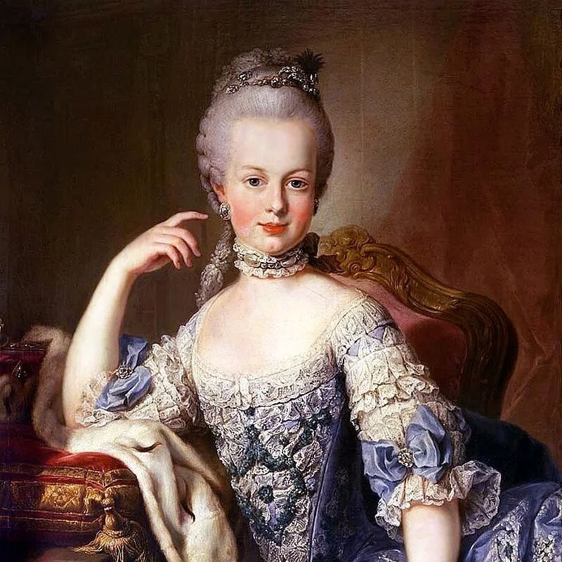 Through Queen Marie's portraits, it's easy to see her fascination with diamonds.