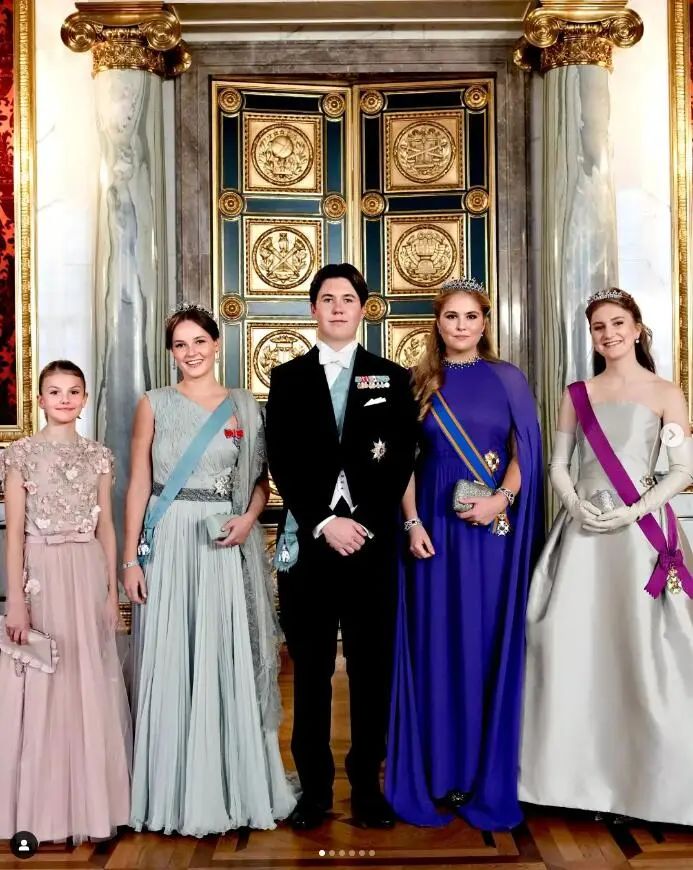 From left to right: Princess Estelle of Sweden, Crown Princess Ingrid Alexandra of Norway, Crown Prince Christian of Denmark, Princess Catharina-Amalia of the Netherlands, Crown Princess Elisabeth of Belgium