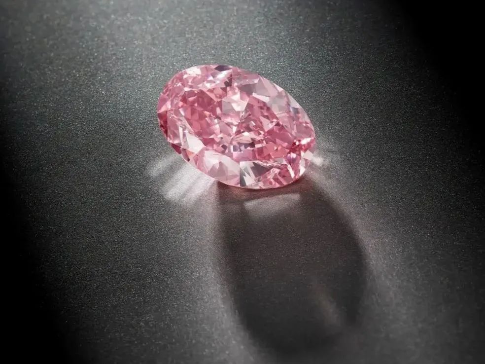 6.21-carat Pink Diamond
Fancy Vivid Pink, VS1/Type IIa diamond
May 2024, Phillips Geneva
Estimate: 9,540,000 - 13,630,000 Swiss francs
Sold for: 10,869,500 Swiss francs