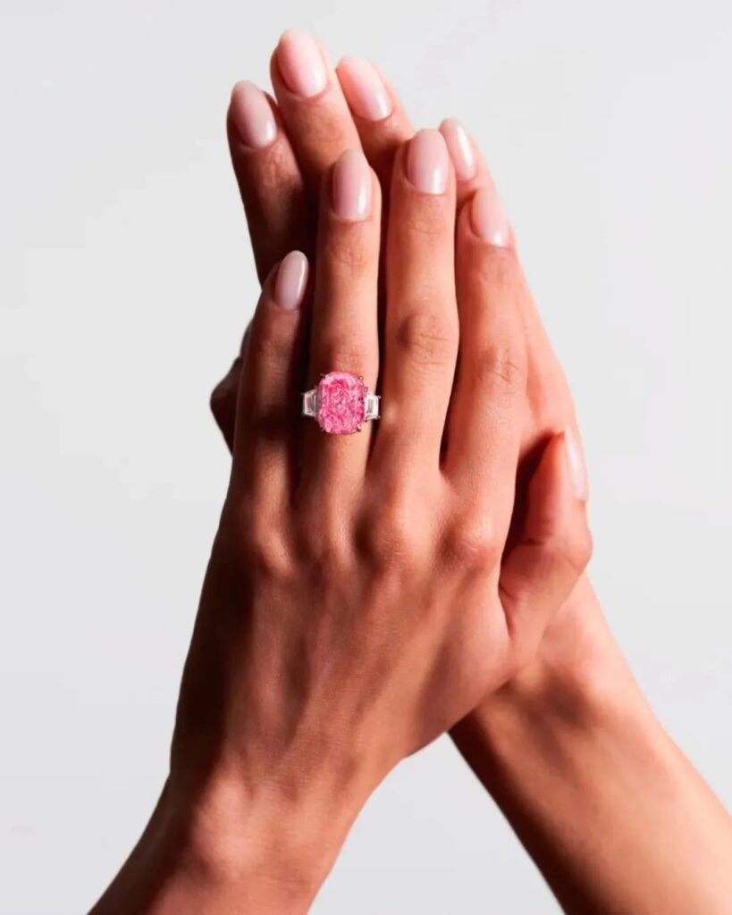 "The Eternal Pink" Diamond
Weight: 10.57 carats
Color: Fancy Purplish-Pink
June 2023, Sotheby's New York
Sold for: $34,800,000