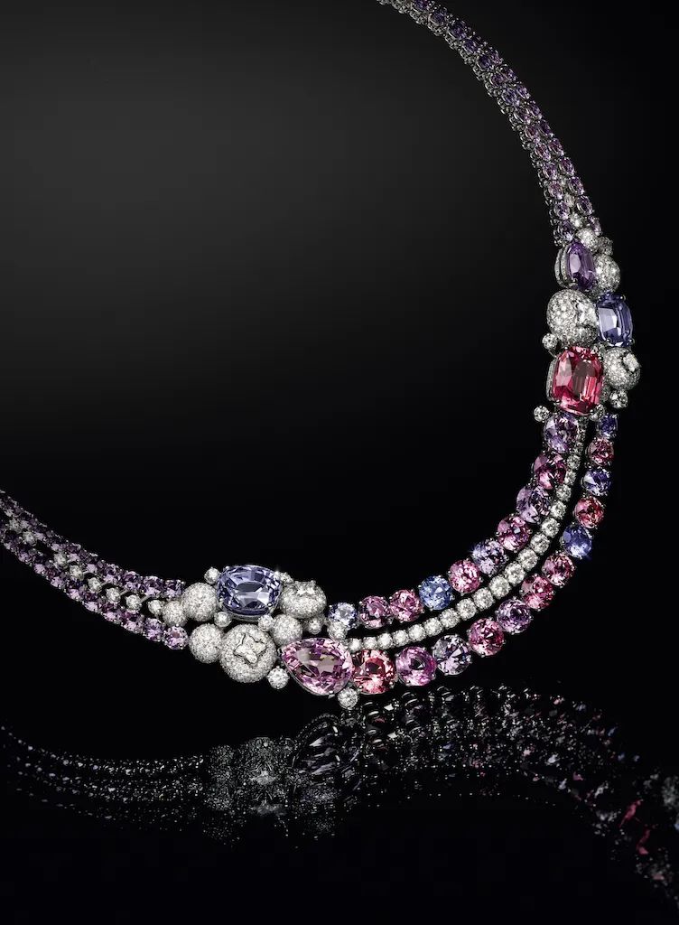 Louis Vuitton
Deep Time II High Jewelry Collection
Symbiosis necklace