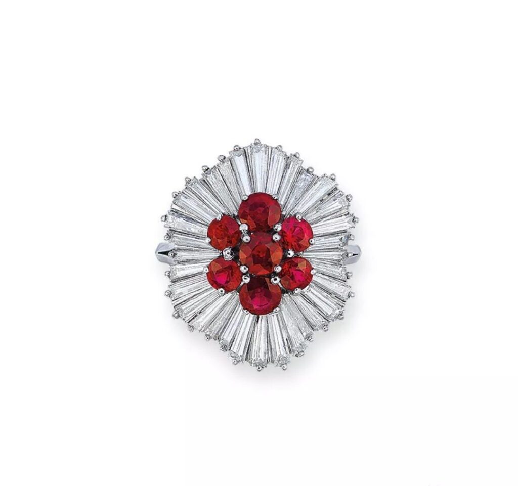 Ruby and Diamond Ring
HARRY WINSTON
Set with 7 round rubies
Estimate: HKD 80,000 - HKD 120,000
Sold for: HKD 106,250
November 2019, Hong Kong