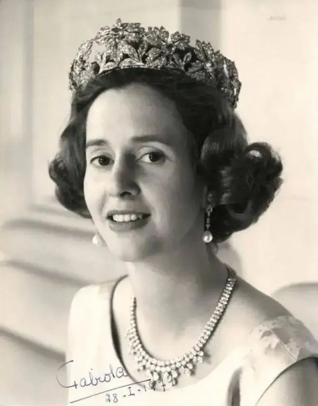 Queen Fabiola of Belgium wearing the Wolfers Necklace