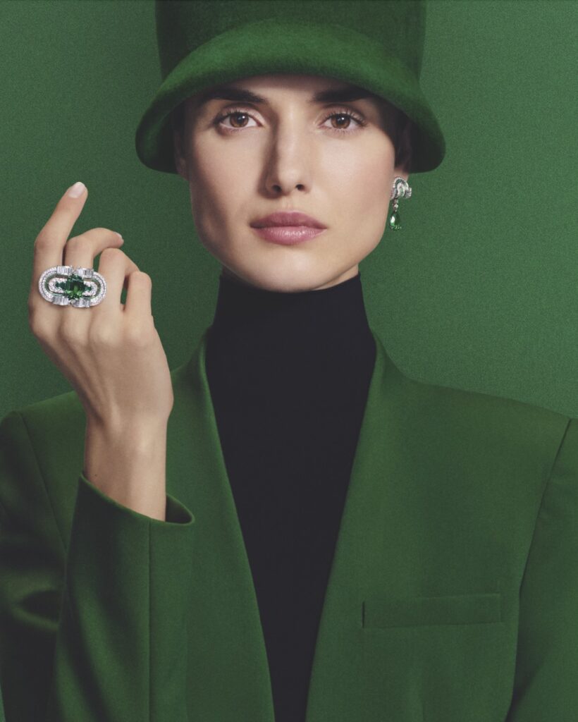 Boucheron
Histoire de Style, Like a Queen
High Jewelry Collection
Green Garden Ring and Pendant Earrings