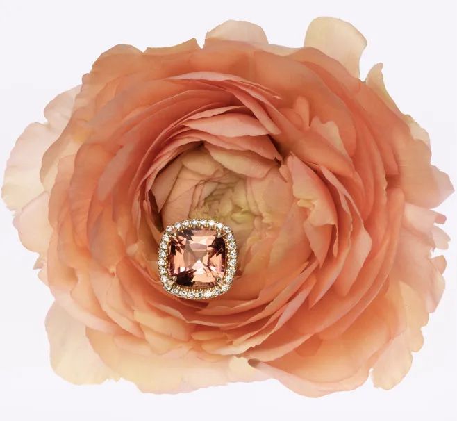 Lisa Nik Jewelry
18K gold tourmaline ring
Set with an 8.1-carat champagne-colored tourmaline