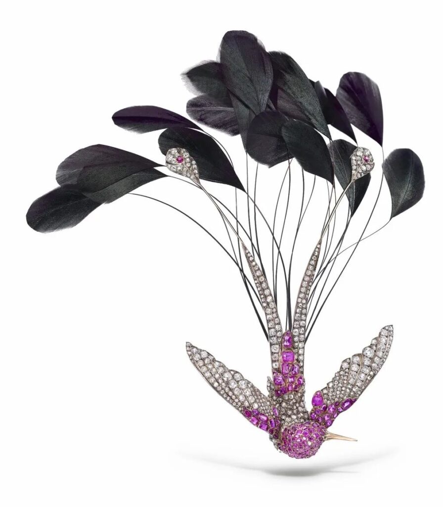 Chaumet Paris
"Hummingbird" egret feather tiara designed by Joseph Chaumet