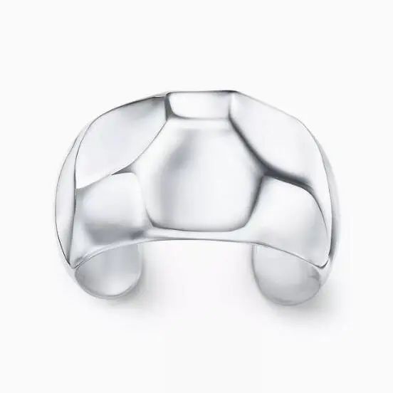 Tiffany & Co.
Elsa Peretti Faceted Cuff