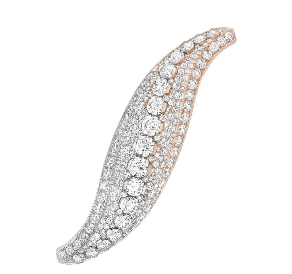 New Haricot White Gold Brooch, by Van Cleef & Arpels