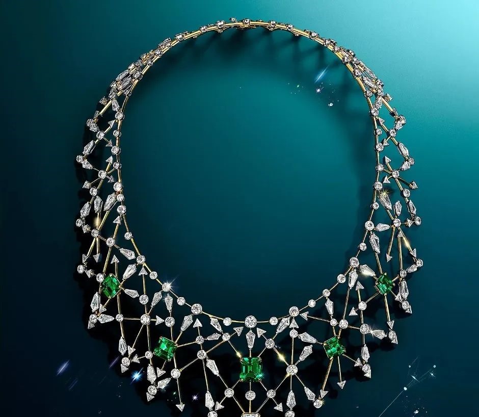 The Arrow gold necklace by Tiffany evokes the image of an arrow soaring through the sky after being released from a bow. The arrow motif has been reimagined as a repetitive, intricate pattern, suggesting agility and motion. A standout design in this chapter is a breathtaking necklace featuring an unenhanced, highly revered Colombian emerald-cut emerald, with a total carat weight exceeding 12 carats.