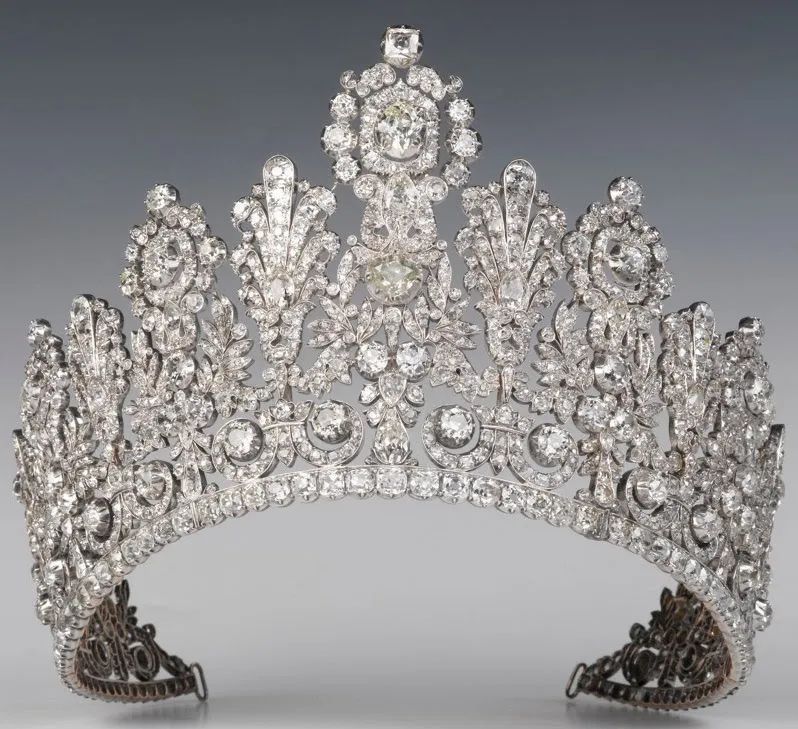 Luxembourg’s Royal Jewels: Extravagant Treasures of Europe’s Pocket-Sized Kingdom