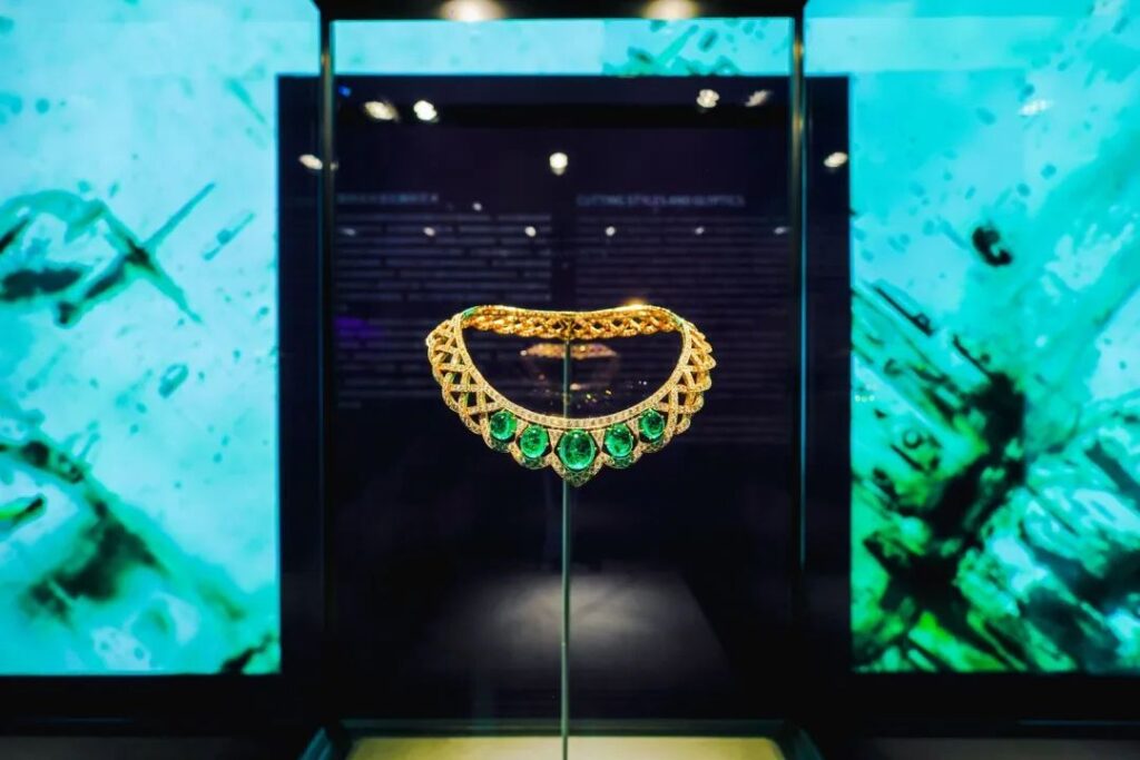 Van Cleef & Arpels, Necklace, 1980s, yellow gold, diamonds, and a Colombian emerald cabochon (54.92 carats)