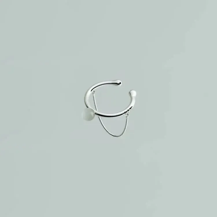 MAM-Quartz-Quartz Fingertip Ring (Silver)
Jewelry-grade alloy plated with 925 silver, white quartz