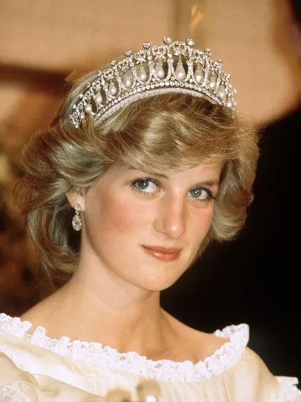 Diana wearing the Lover's Knot Tiara