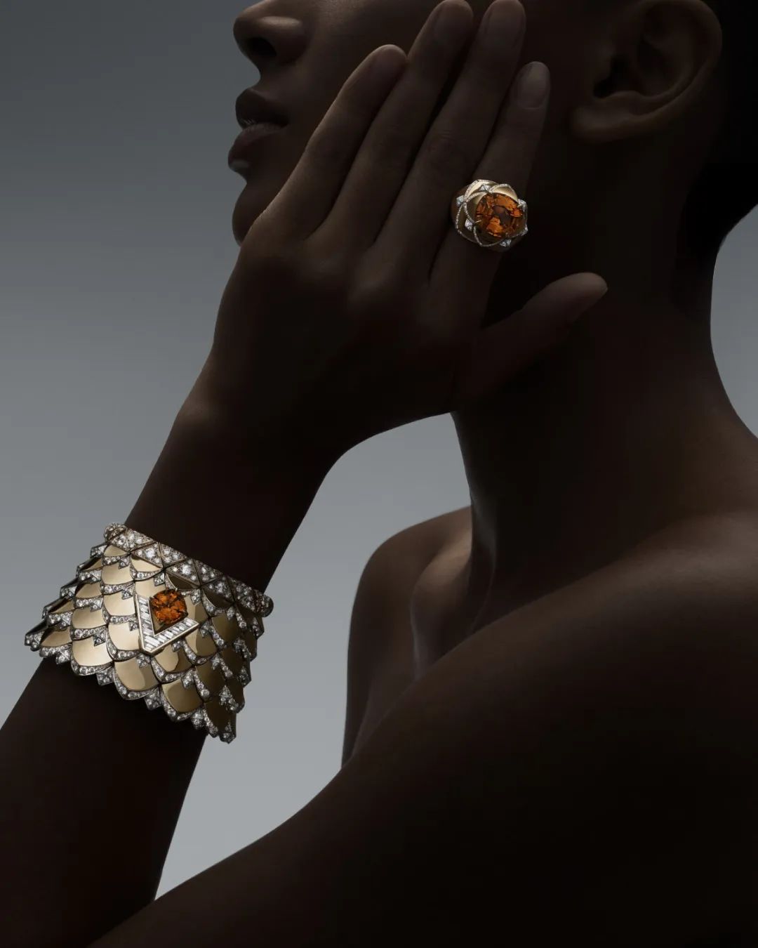 Louis Vuitton
Spirit High Jewelry Collection
Radiance Necklace, Bracelet, Ring
Yellow gold, mandarin garnet, diamonds