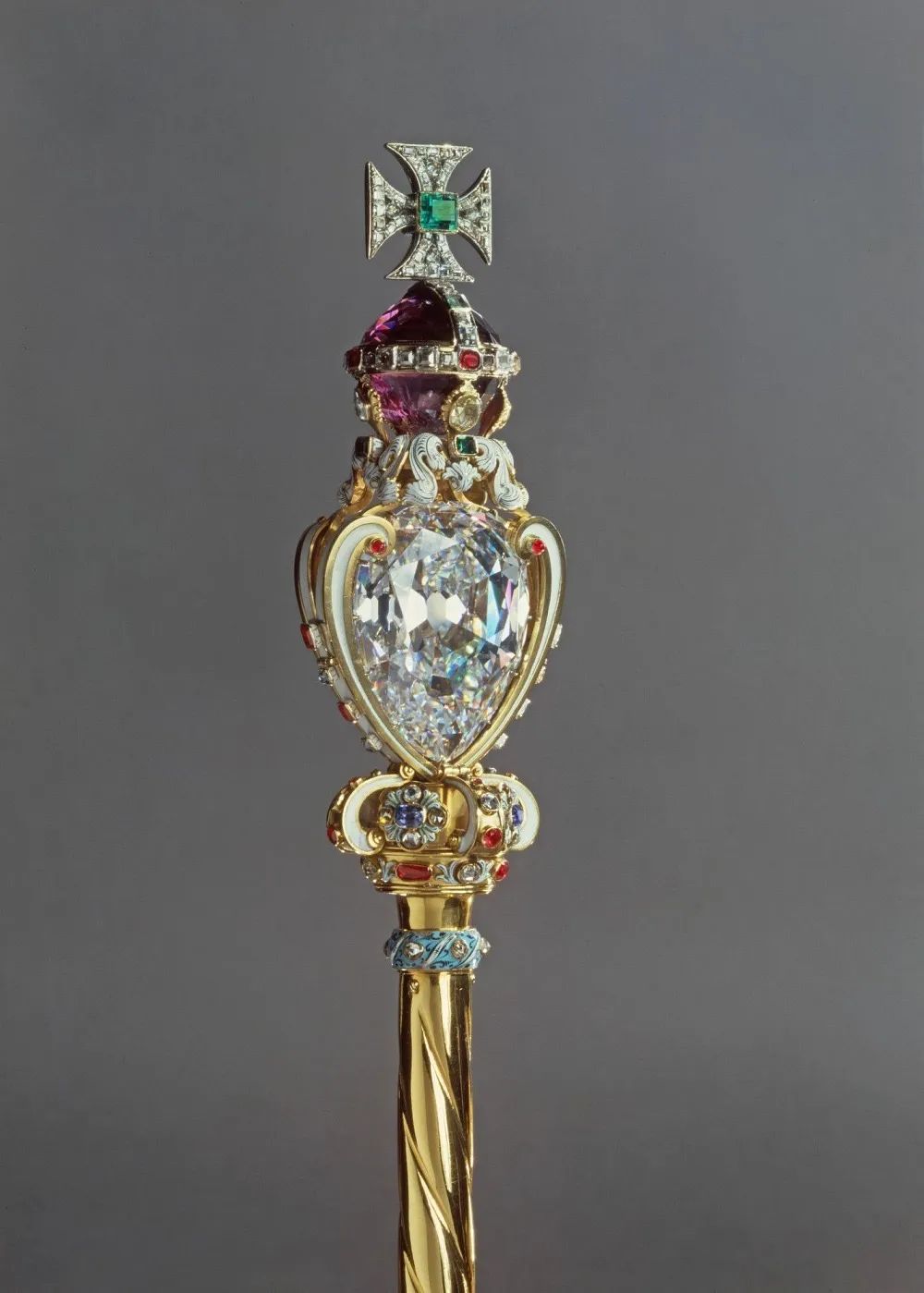 The Cullinan I diamond set in the British Royal Scepter