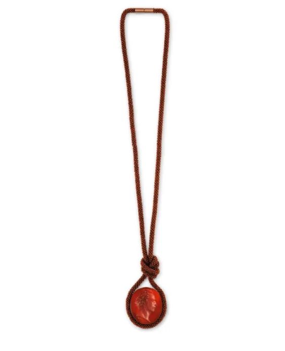 Hemmerle Intaglio Pendant
Copper, white gold, red gold, red chalcedony