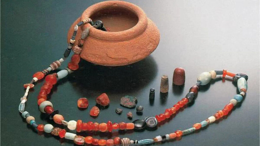 A late Harappan period beaded necklace from the Harappa site