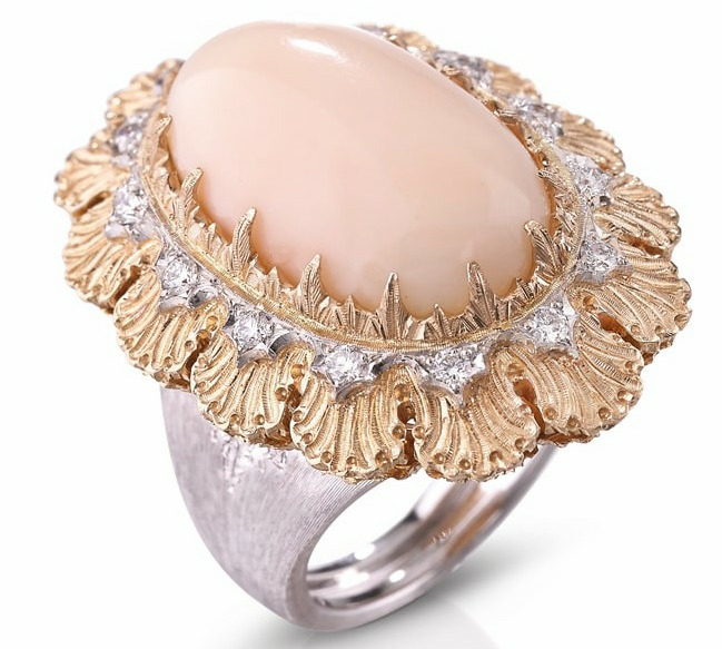 Buccellati high jewelry series ring
Set with a 13.47-carat light pink coral