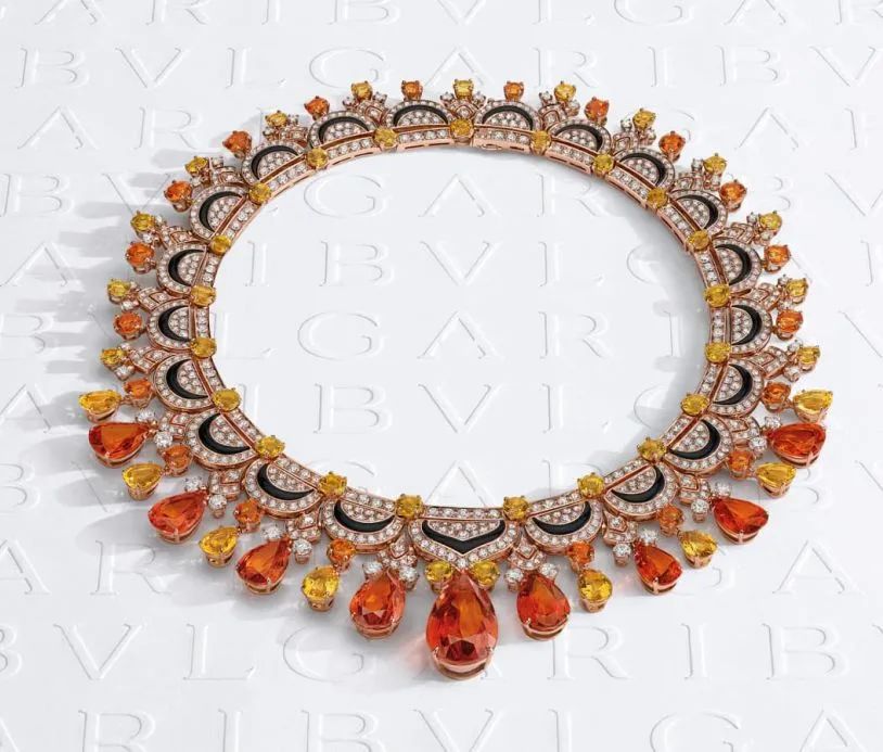 Bulgari
Mediterranea High Jewelry Collection
Oriental Fantasy Necklace
Mandarin garnet, mother-of-pearl, citrine, banded agate