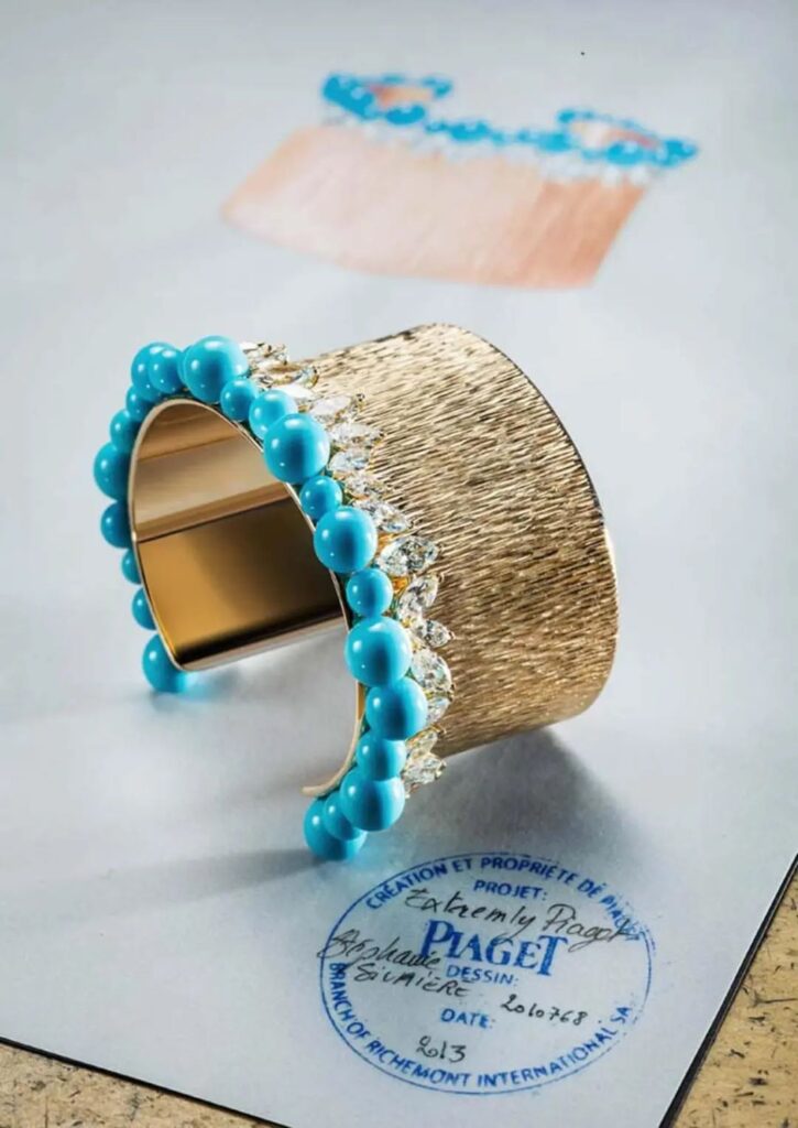 Piaget
Extremely Piaget High Jewelry Collection
18K Gold, Diamond, and Turquoise Bracelet