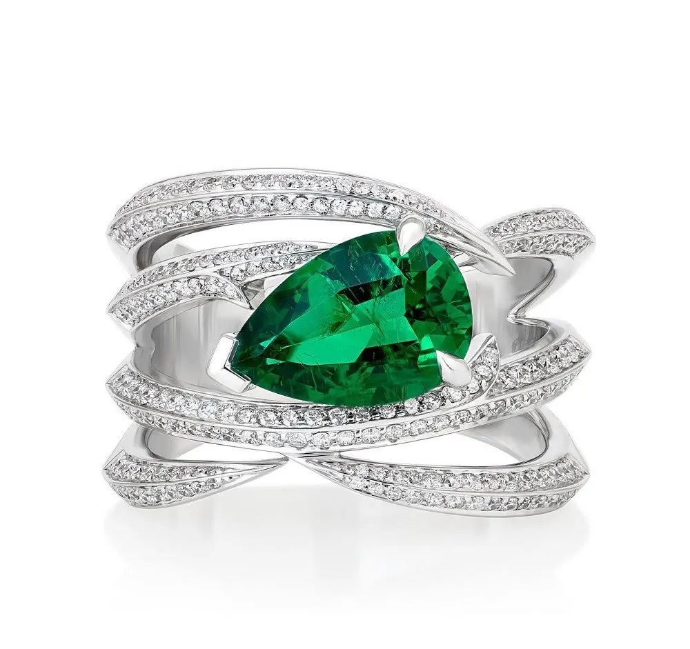 Stephen Webster’s Thorn Embrace: Emeralds Entwined in Edgy Elegance