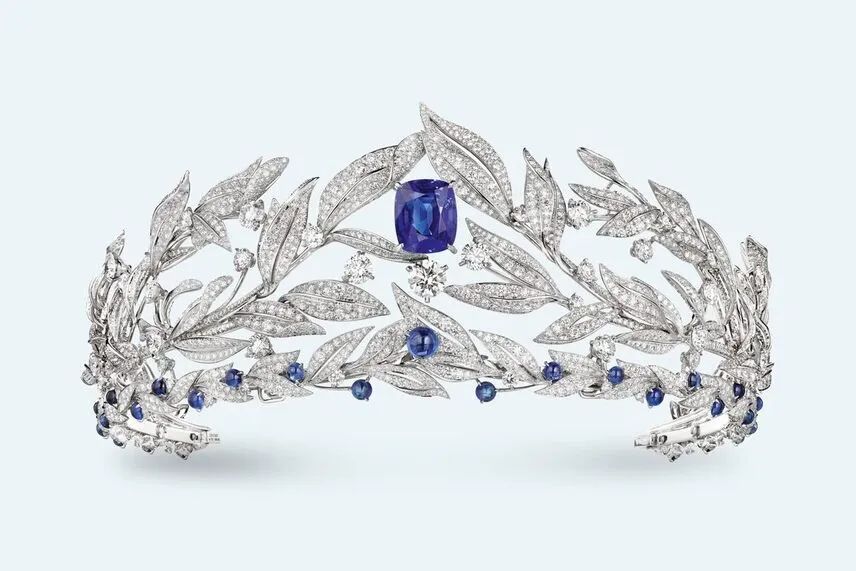 The Chaumet La Nature de Chaumet high jewelry series Firmament Apollinien crown embodies this concept of honoring the extraordinary.