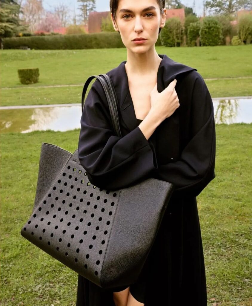 Delvaux
L'Airess