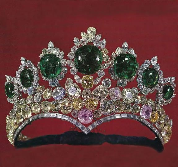 The Iranian Empress's Seven Emerald Tiara