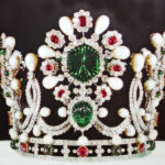 The Crown of 2500 Years: Iran’s Symbol of Women’s Liberation Adorned with 1647 National Treasures