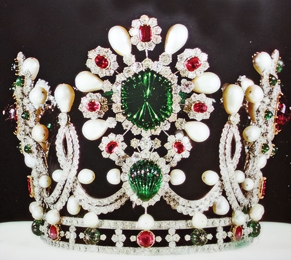 Farah's crown