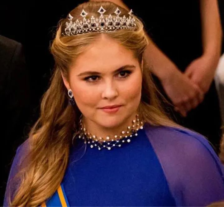 Crown Princess Catharina-Amalia of the Netherlands wearing the Sapphire Necklace Tiara