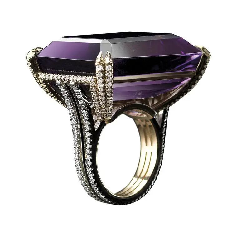 Alexandra Mor Ring
18K yellow gold, amethyst, diamonds