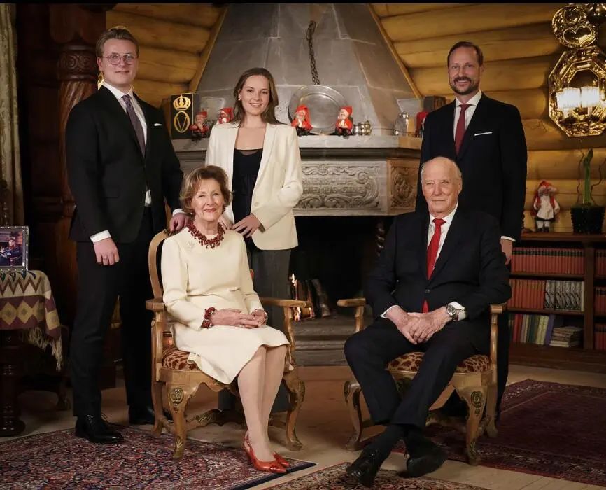 Norwegian Royal Family Christmas photo