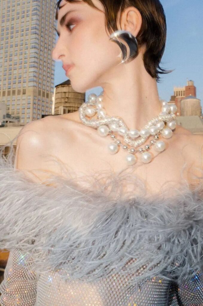 Vintage Glamour Reborn: Julietta’s Sculptural Jewels Dazzle New York’s Fashion Scene