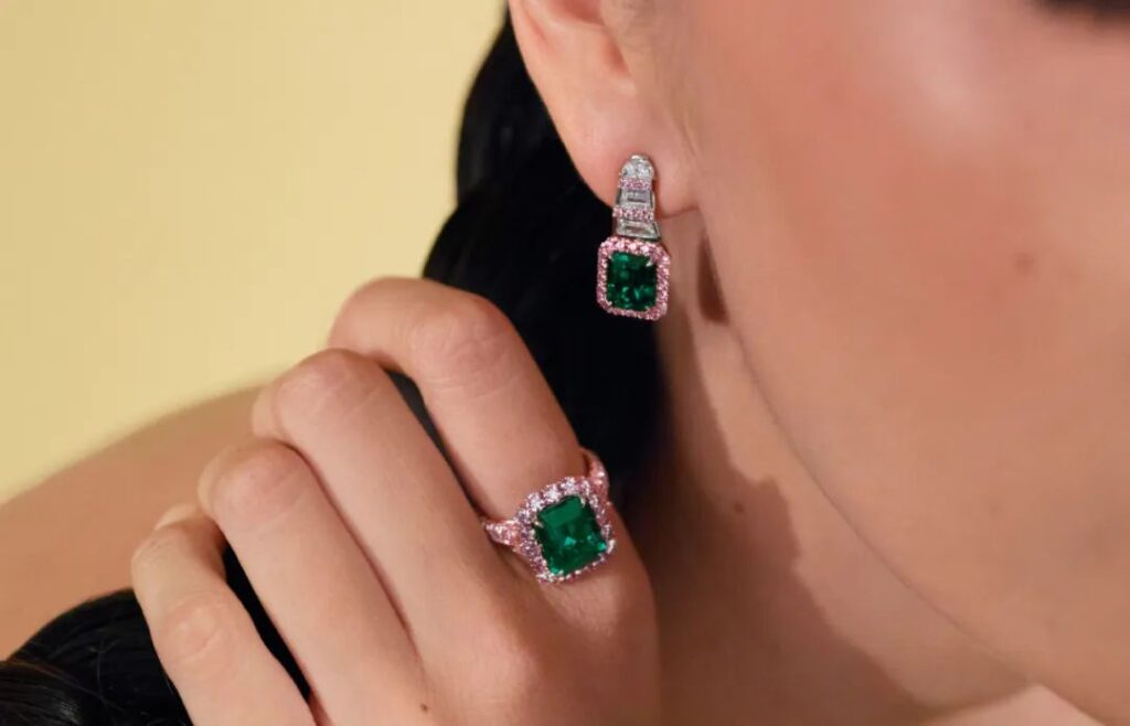 Green Jewel Tradition series
Catalina earrings and Diana ring